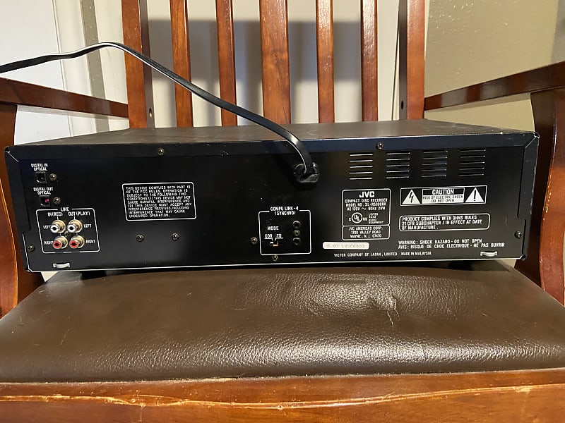 JVC XL-R5000 3-CD + 1-CD-R/RW recorder/changer w/ Remote JVC XL-R5000 3-CD + 1-CD-R/RW recorder/changer w/ Remote