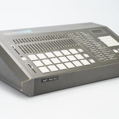 Linn 9000 Integrated Digital Drums / Midi Keyboard Recorder | Reverb