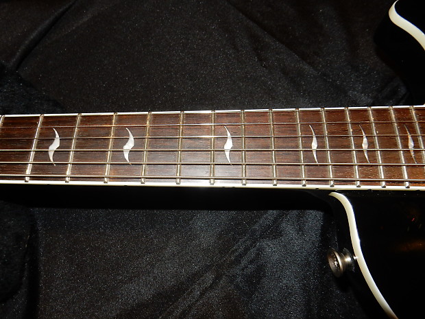 Vox SSC55 Single-Cutaway Solidbody Electric Guitar Black Vox SSC55 Single-Cutaway Solidbody Electric Guitar Black