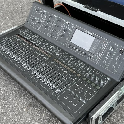 Midas M32 Digital Console Live and Studio W/40 Input Channels W/Case #2765 (One) image 5