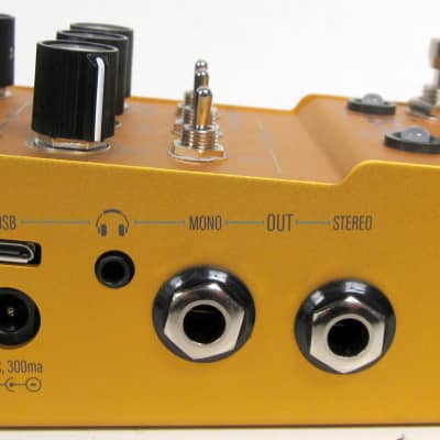 New Old Stock Walrus Audio Mako Series ACS1 Amp + Cab Simulator Mk I W/ Original Box and Manual VGC image 4
