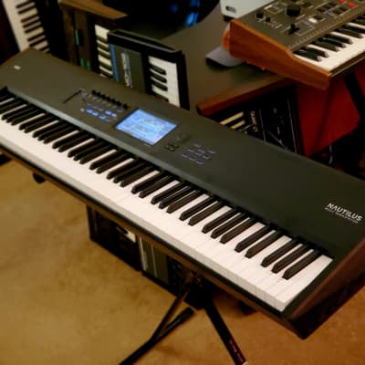 KORG NAUTILUS 88 ARRANGER WORKSTATION IN ORIGINAL BOX AND IN AMAZING CONDITION!