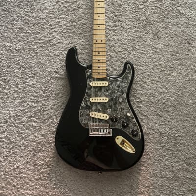 Fender FSR Special Edition Stratocaster 2015 MIM Black Noiseless N3 Pups Guitar for sale