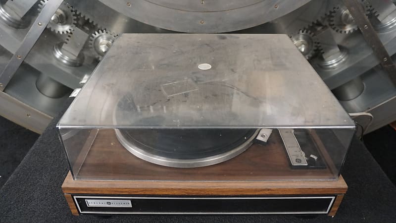 General Electric CA960A Turntable