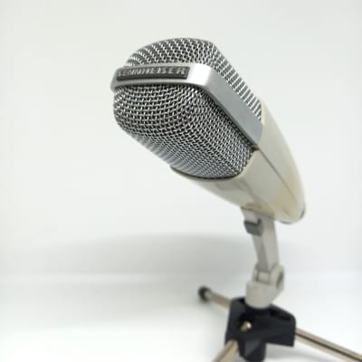 Sennheiser MD 421-2 Cardioid Dynamic Microphone