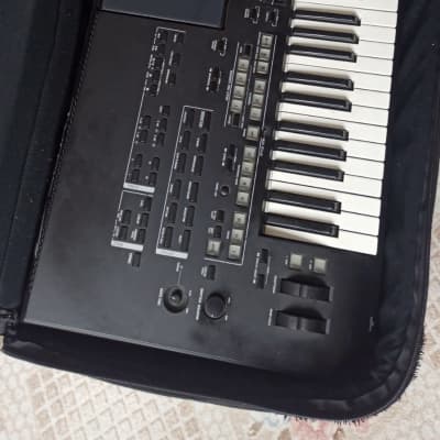 Yamaha Tyros4 61-Key Arranger Workstation Keyboard  10th Anniversary Version Black image 1
