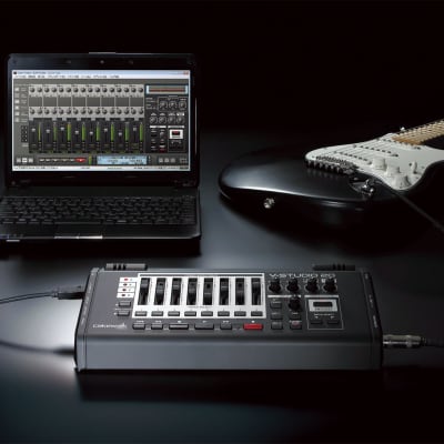 Roland V-STUDIO 20 Audio Interface/Control Surface with DAW Software image 4