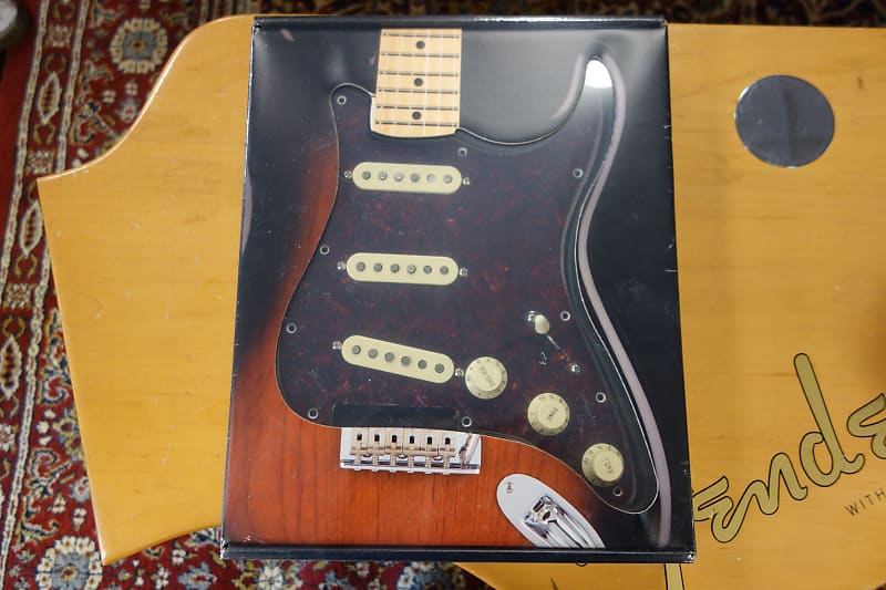 Pre-Wired Strat® Pickguard, Texas Special SSS