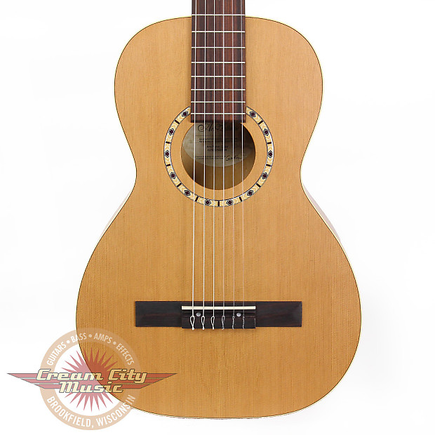 Art & Lutherie　ア―ト&ルシア―　 AMI NYLON CEDAR Art & Lutherie Ami Nylon Cedar Acoustic Guitar w/ Gigbag