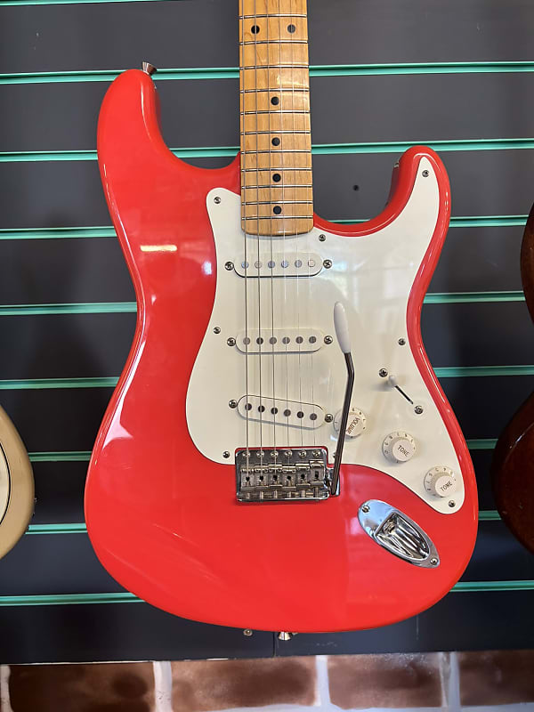 Fender Hank Marvin Signature Stratocaster Vintage Fiesta Red