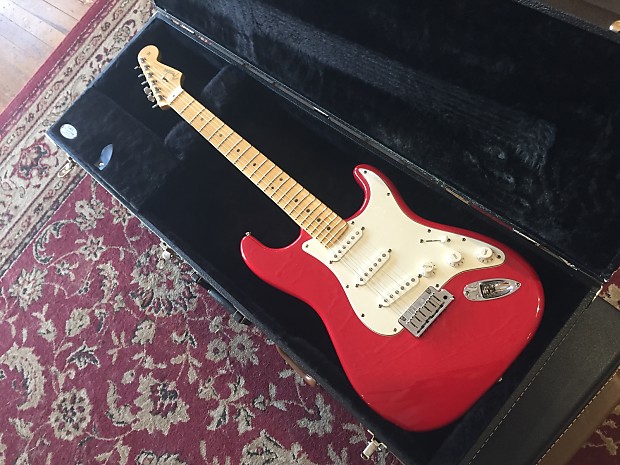 Fender stratocaster red maple neck top