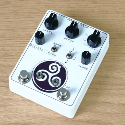 Sonic Fields Holy Tremity tremolo image 3