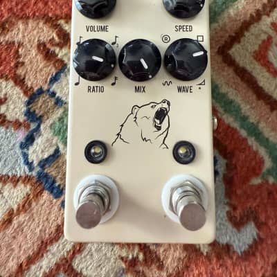 JHS Kodiak Tremolo | Reverb