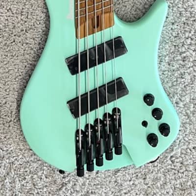 ベース Ibanez ehb1065MS ibanez-ibanez-bass-workshop-