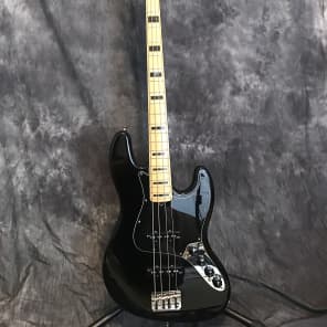 Fender American Deluxe Jazz Bass w/ Maple Fretboard Black 2015