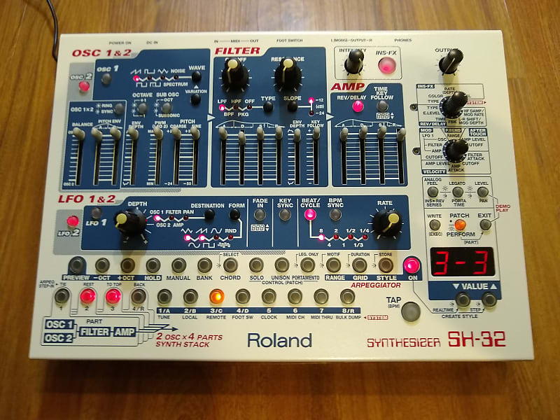 Roland SH-32 Synthesizer - Message Me for a Shipping Estimate