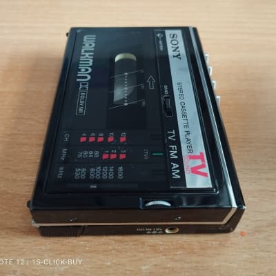 Sony WM F30 1984 - Sony Walkman radio Cassette player WM F 30 black working video test image 4