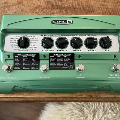 LINE6 DL4 Delay Modeler-