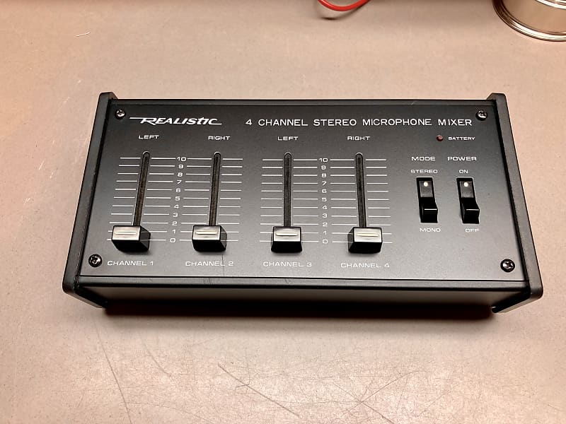 Realistic 4 Channel Stereo Microphone Mixer 32-1105 Battery Operated
