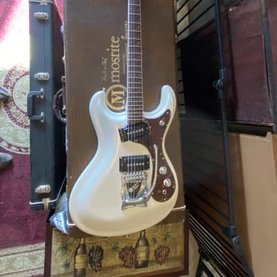 Mosrite Ventures 1991 - Hand Signed by Semie! image 6