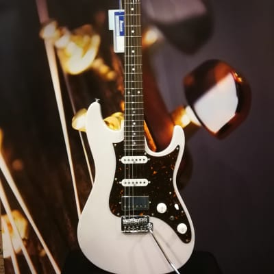 Ibanez AZ2204N-AWD Prestige E-Guitar 6 String - Antique White Blonde + Case image 7