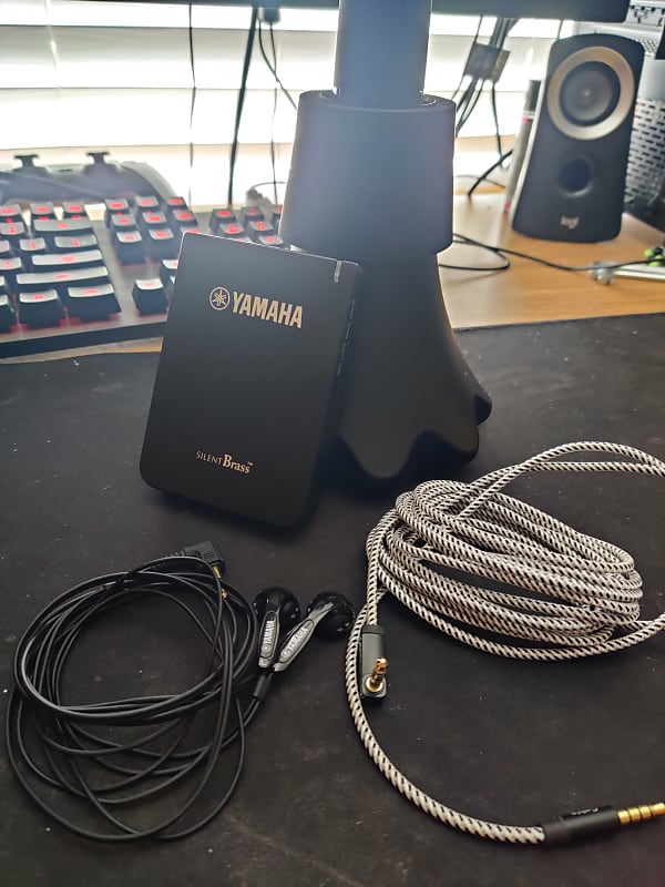 Yamaha STX2 (SB5XC) Silent Brass Mute For Tenor And Bass Reverb