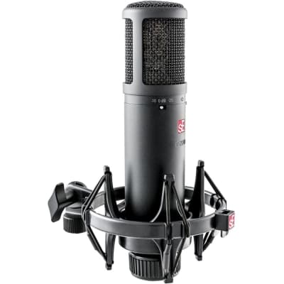 sE Electronics sE2200 Studio Condenser Cardioid Microphone with Isolation Pack image 2