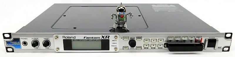 Roland Fantom XR V2.0 Synthesizer Sampler 512MB + Top