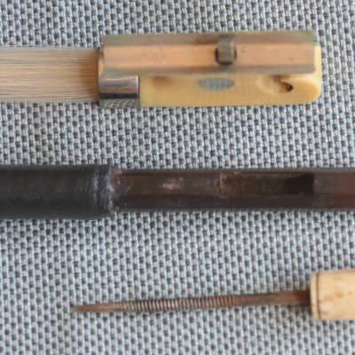 Unbranded 4/4 Violin bow With Sleigh-type frog, 61g image 3