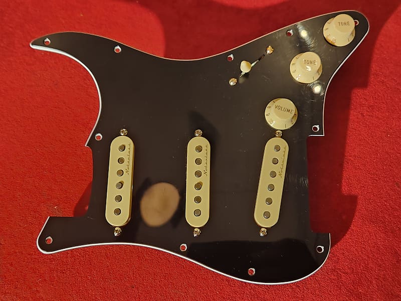 Fender Loaded Stratocaster Pickguard w/ Noiseless Pickups Black/Cream image 1