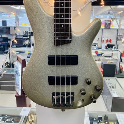 LOOK< Ibanez SR300 - SDGR/Soundgear Bass - Metal Flake Green