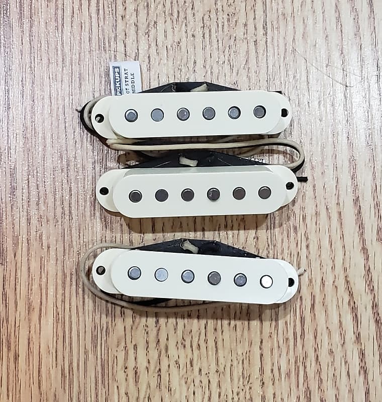 Lindy Fralin Strat Vintage Hot Pickup Set 2021 Parchment | Reverb