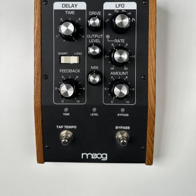 ギター Moog MF-104MWH Moogerfooger analog delay ギター Moog MF-104MWH Moogerfooger analog delay Moog