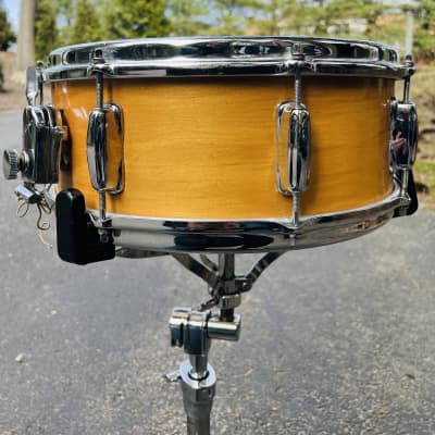 Slingerland No. 153 Artist Model 5.5x14" 8-Lug Maple/Poplar/Maple 3-ply shell  Snare Drum with solid ply maple with reinforcement ring and zoomatic Strainer Rare Natural blonde Lacquer image 5