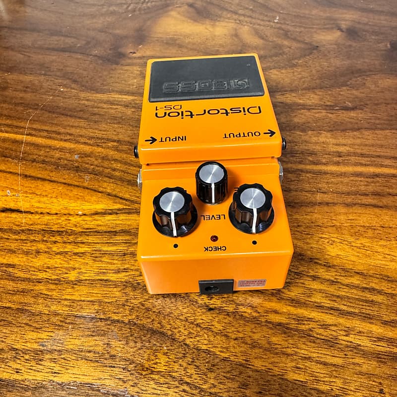Boss - DS-1 Distortion – Steve's Music Store