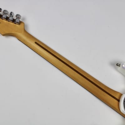 Fender American Ultra Stratocaster Rosewood Fingerboard Arctic Pearl 2022 w/OHSC (0118010781) image 11