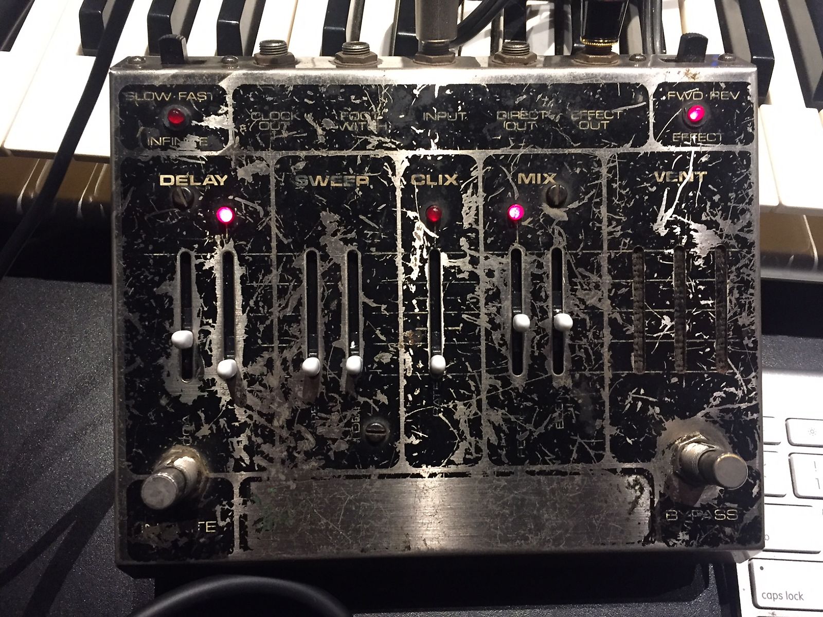 ElectroHarmonix 16 Second Digital Delay Reverb