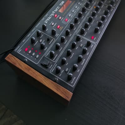Dave Smith Instruments Prophet 08 PE Desktop 8-Voice Desktop Synthesizer 2012 - 2016 - Black with Wood Sides