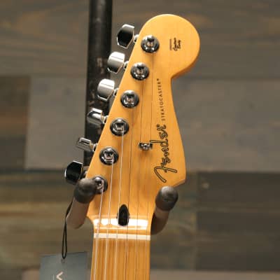 Fender Player Stratocaster Maple Fingerboard Buttercream image 2