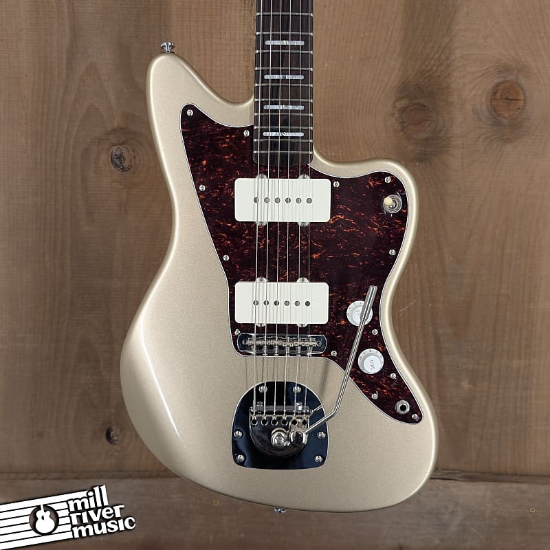 Sire Larry Carlton J5 – Used w/Gig Bag