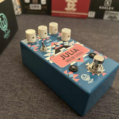 Walrus Audio Julia Chorus / Vibrato V2 2019 - Present - special edition image 2