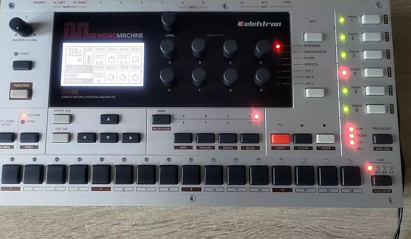 週末限定値下げElektron MonoMachine SFX-60 MATRIXSYNTH: Custom Black Elektron Monomachine SFX-60 + MKII