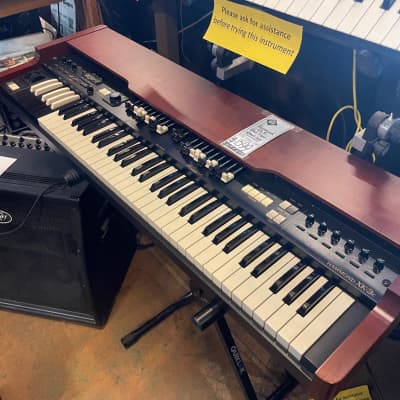 Hammond XK-3c 2010s - Wood Finish Excellent condition with rolling padded road case