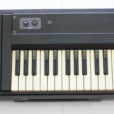 Vintage Roland SH3 Synthesizer Mono Synth Monosynth Keyboard In Case SH 3