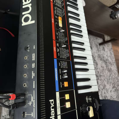 Roland Juno-6 61-Key Polyphonic Synthesizer 1982 - 1984 - Black