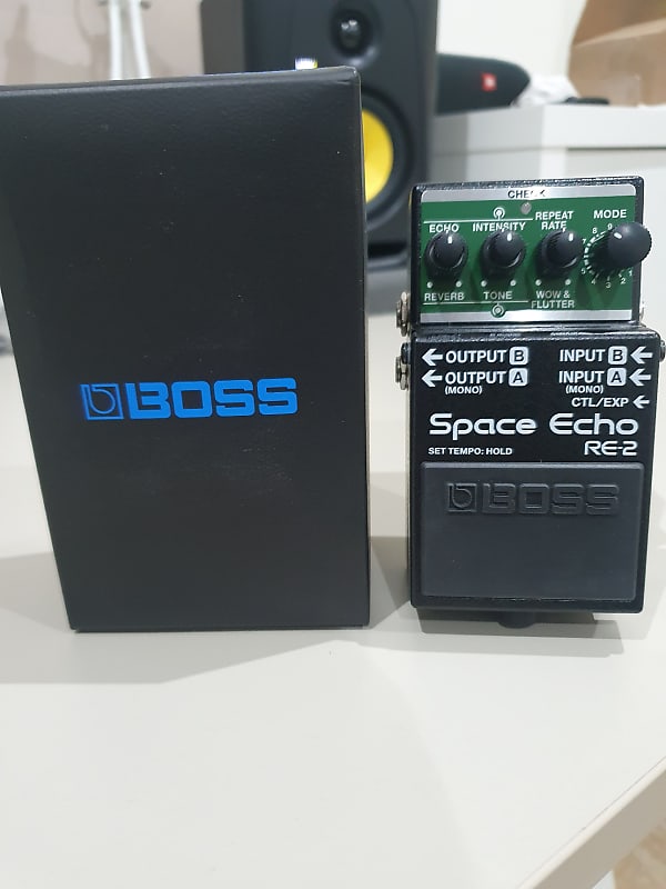 Boss RE2 Space Echo Reverb