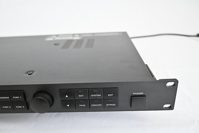 Roland SRV-330 Dimensional Space Reverb | Reverb Canada Roland SRV-330 Dimensional Space Reverb | Reverb Canada