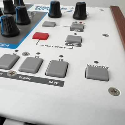 Akai Timbre Wolf 2010s - White image 5