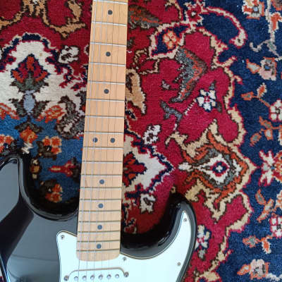 Fender Standard Stratocaster with Maple Fretboard 2001 Black image 6