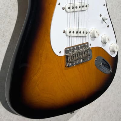 Fender 60th Anniversary American Vintage '54 Stratocaster  2-Color Sunburst image 1